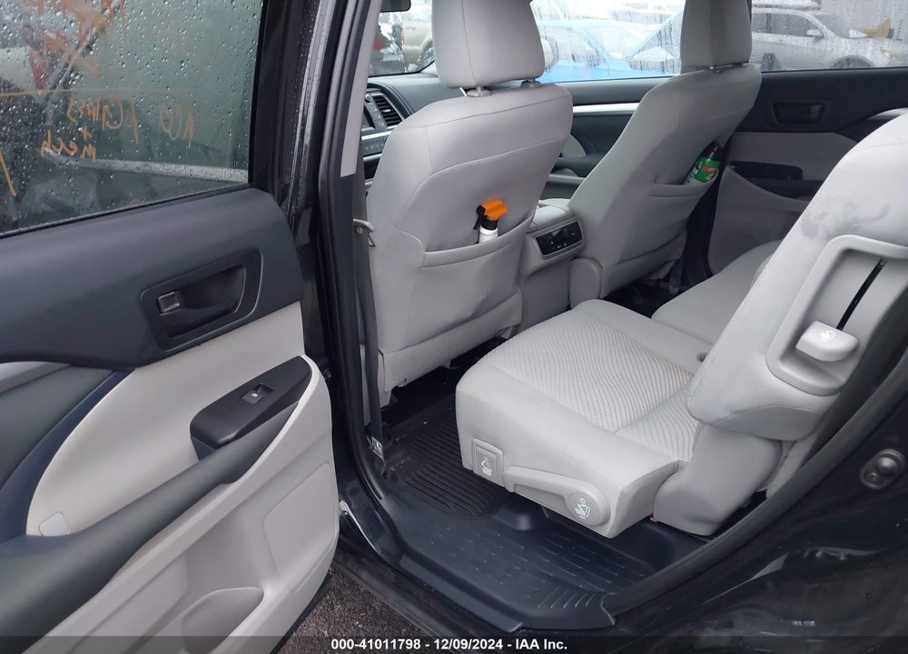 2019 TOYOTA HIGHLANDER LE VIN: 5TDBZRFH3KS996104