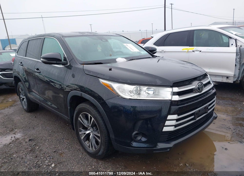 2019 TOYOTA HIGHLANDER LE VIN: 5TDBZRFH3KS996104