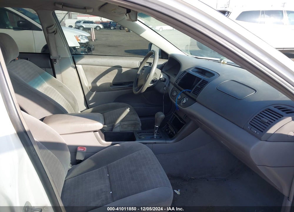 2005 TOYOTA CAMRY LE VIN: 4T1BE32K35U586070