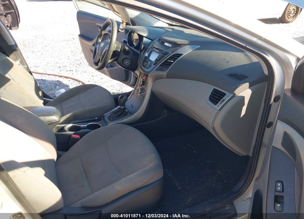 2015 HYUNDAI ELANTRA SE VIN: 5NPDH4AE6FH621413