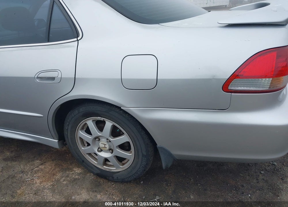 2001 HONDA ACCORD 2.3 EX VIN: JHMCG66081C023348