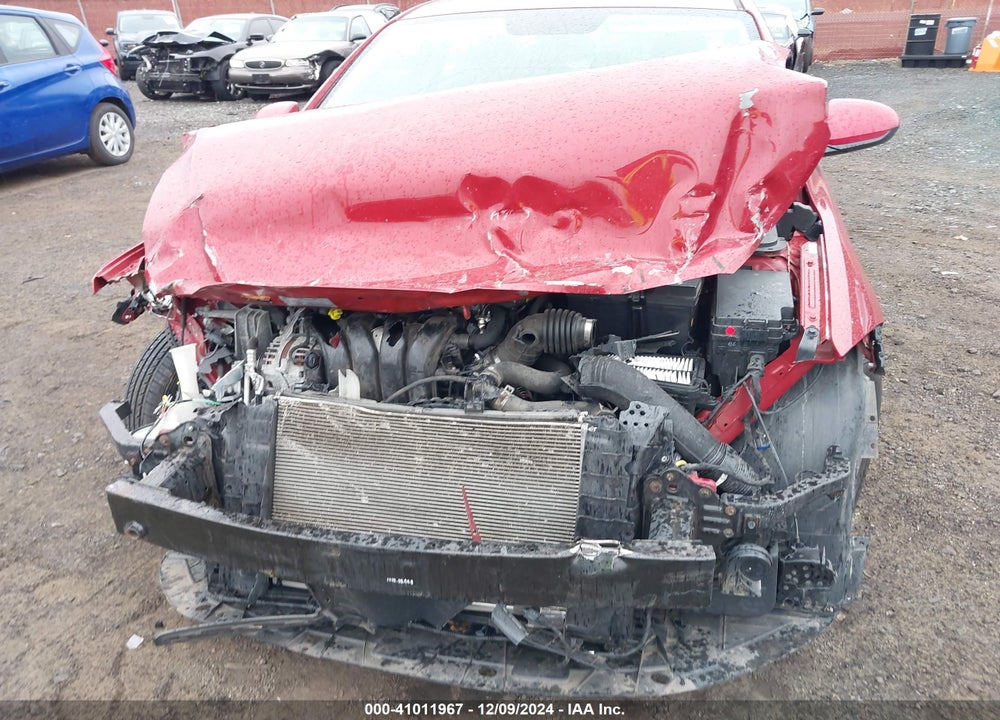 2017 HYUNDAI ELANTRA VIN: KMHD84LF9HU194920