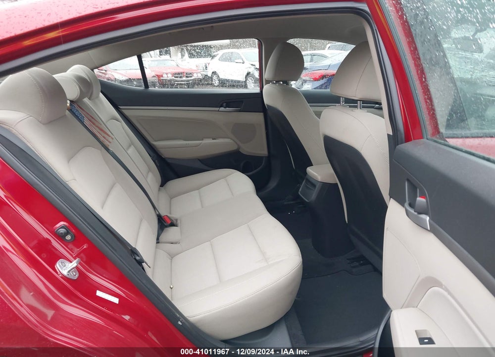 2017 HYUNDAI ELANTRA VIN: KMHD84LF9HU194920