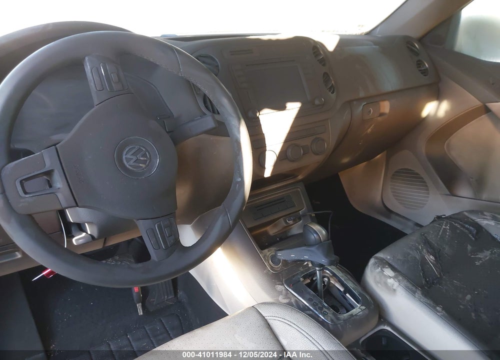 2017 VOLKSWAGEN TIGUAN 2.0T S VIN: WVGBV7AX8HK017137
