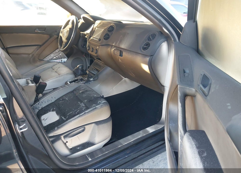 2017 VOLKSWAGEN TIGUAN 2.0T S VIN: WVGBV7AX8HK017137