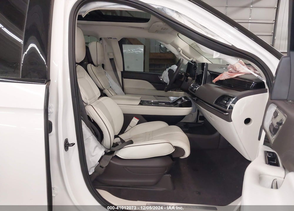 2023 LINCOLN NAVIGATOR BLACK LABEL VIN: 5LMJJ2TGXPEL05520