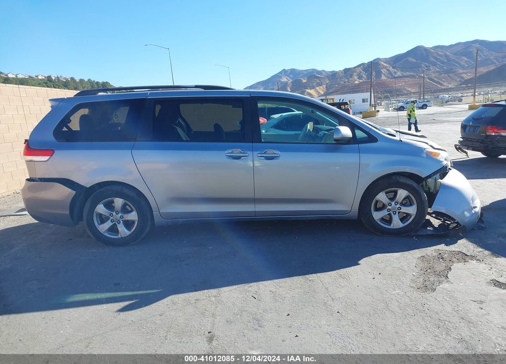 2014 TOYOTA SIENNA LE V6 8 PASSENGER VIN: 5TDKK3DC0ES447375