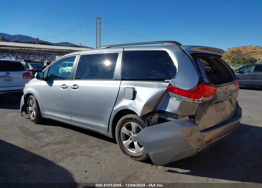 2014 TOYOTA SIENNA LE V6 8 PASSENGER VIN: 5TDKK3DC0ES447375