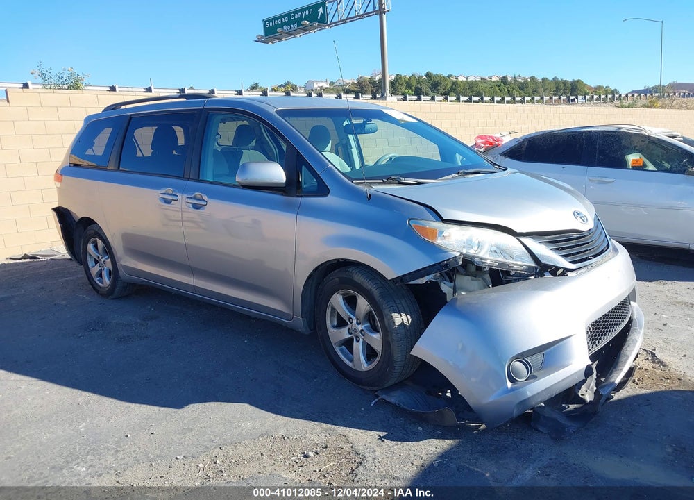 2014 TOYOTA SIENNA LE V6 8 PASSENGER VIN: 5TDKK3DC0ES447375