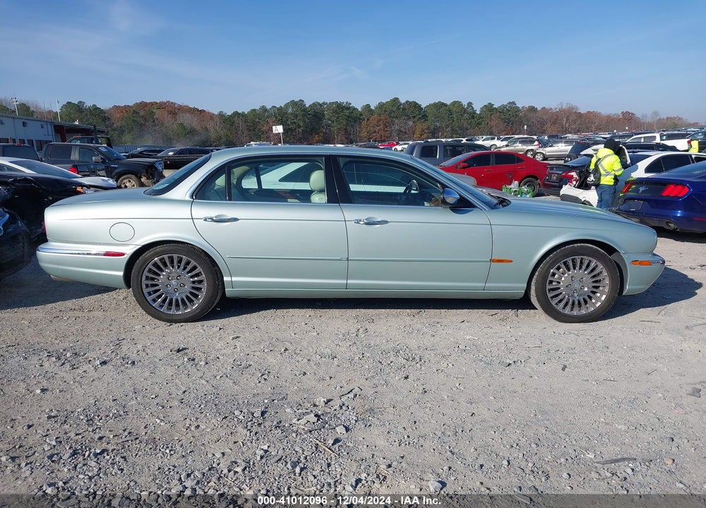 2005 JAGUAR XJ VANDEN PLAS VIN: SAJWA82CX5SG42710