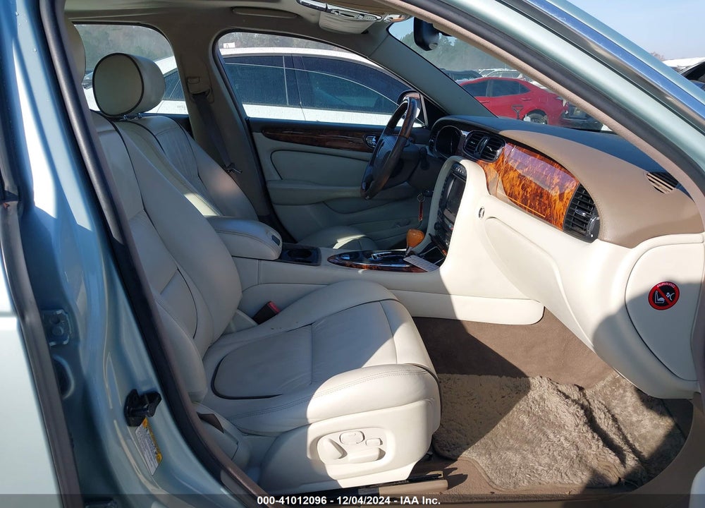 2005 JAGUAR XJ VANDEN PLAS VIN: SAJWA82CX5SG42710