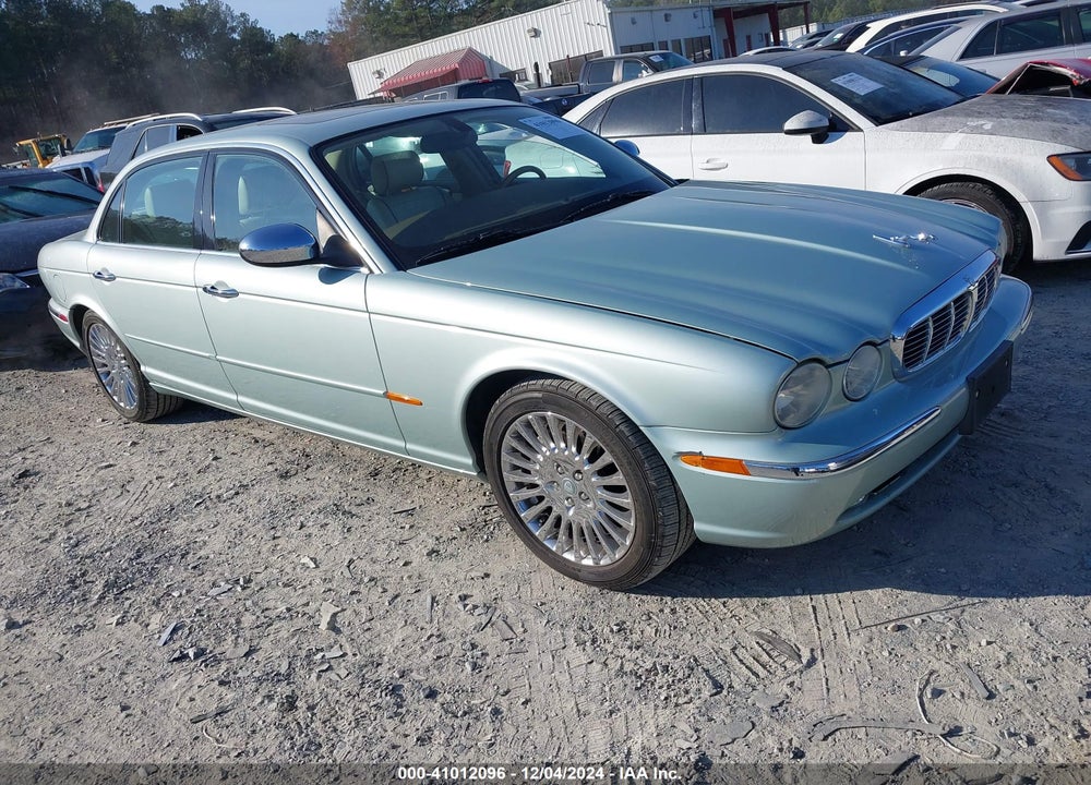 2005 JAGUAR XJ VANDEN PLAS VIN: SAJWA82CX5SG42710