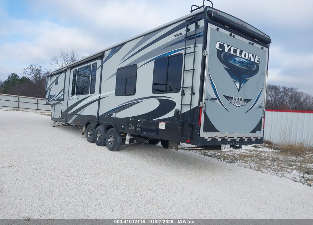 2017 HEARTLAND CYLONE VIN: 5SFCG4333HE341958