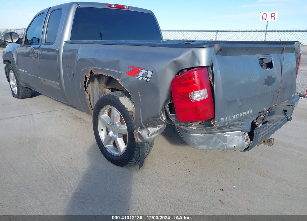 2008 CHEVROLET SILVERADO 1500 LT1 VIN: 2GCEK19J481287070