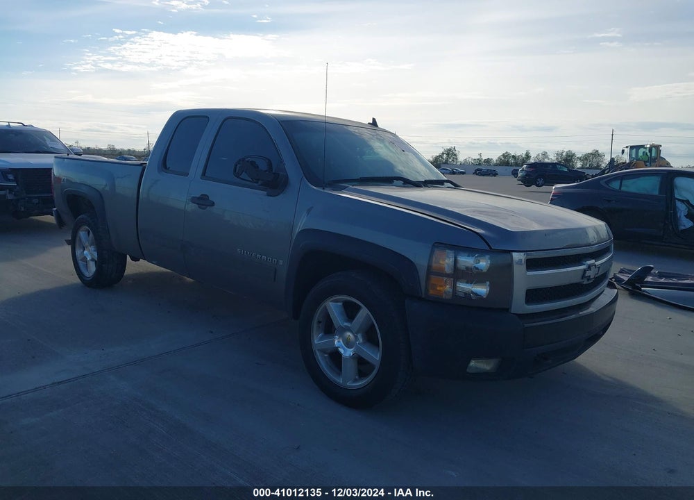 2008 CHEVROLET SILVERADO 1500 LT1 VIN: 2GCEK19J481287070