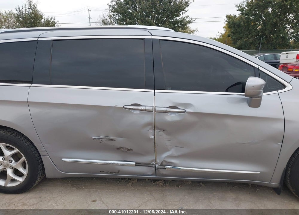 2020 CHRYSLER PACIFICA TOURING L VIN: 2C4RC1BG7LR115025