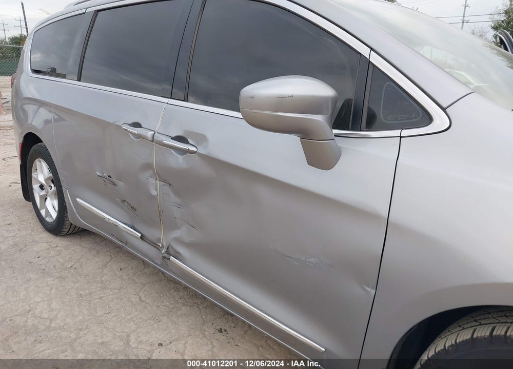 2020 CHRYSLER PACIFICA TOURING L VIN: 2C4RC1BG7LR115025