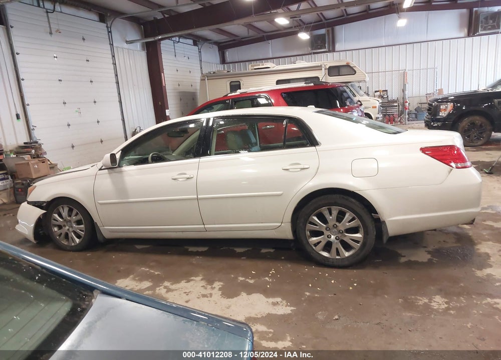 2010 TOYOTA AVALON XLS VIN: 4T1BK3DB2AU361302