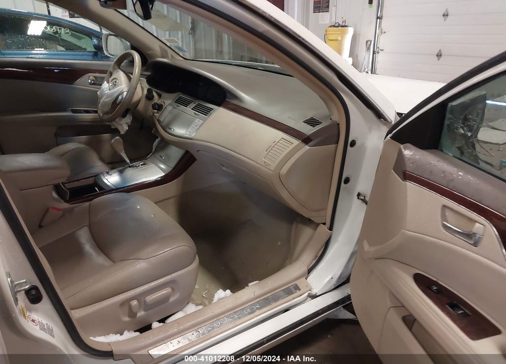 2010 TOYOTA AVALON XLS VIN: 4T1BK3DB2AU361302