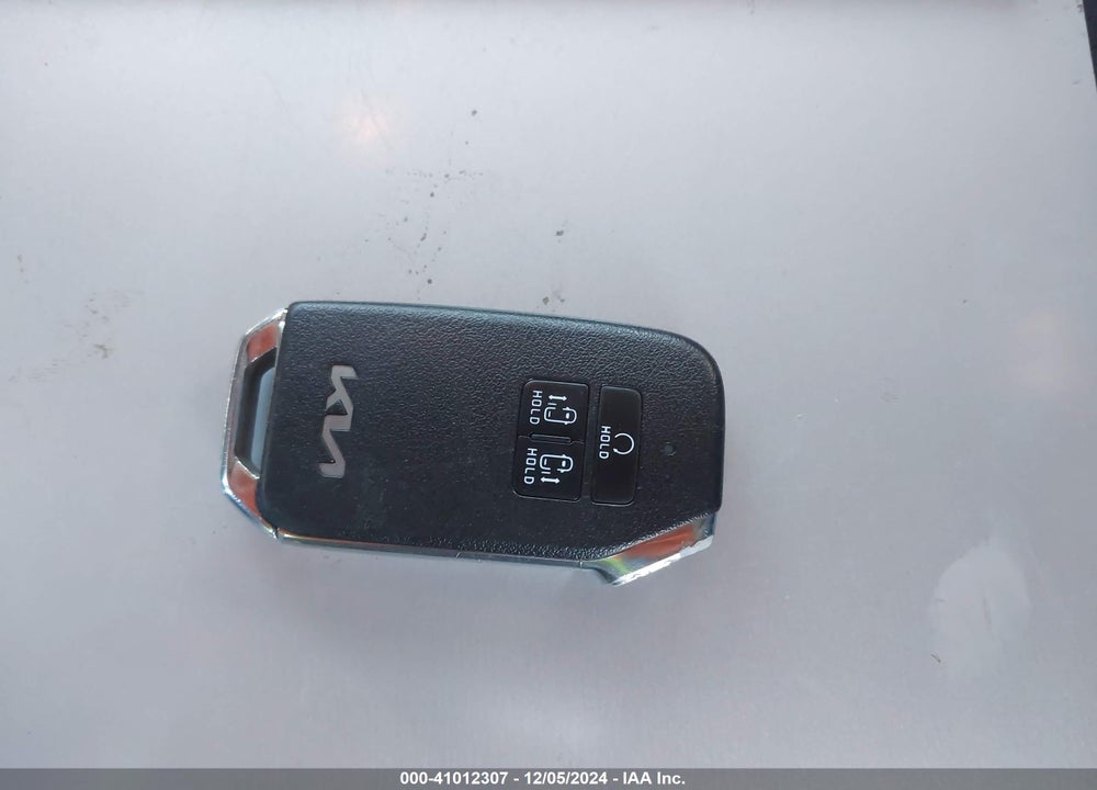 2024 KIA CARNIVAL MPV LX SEAT PACKAGE VIN: KNDNB4H33R6400022