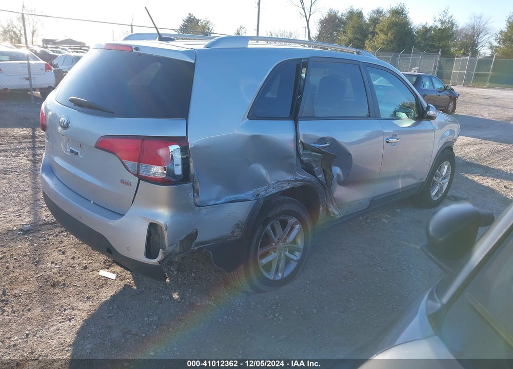 2014 KIA SORENTO LX VIN: 5XYKTCA65EG488898
