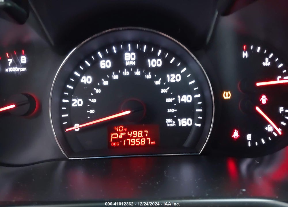 2014 KIA SORENTO LX VIN: 5XYKTCA65EG488898