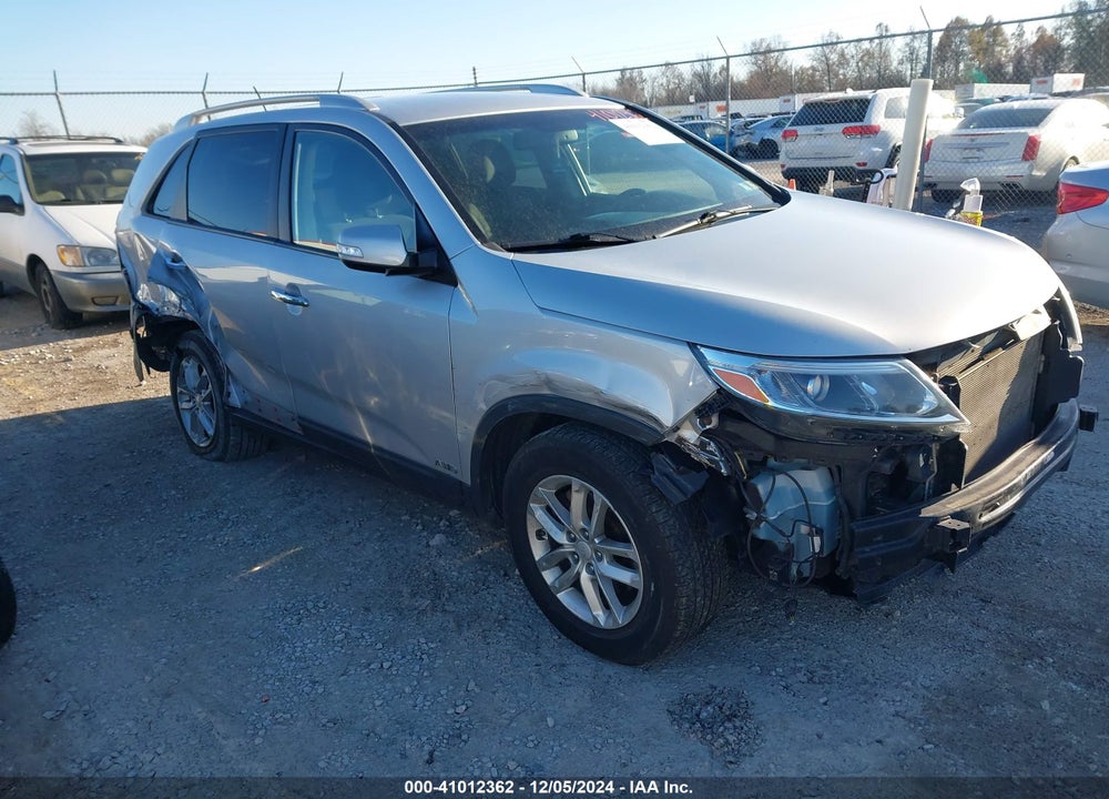 2014 KIA SORENTO LX VIN: 5XYKTCA65EG488898