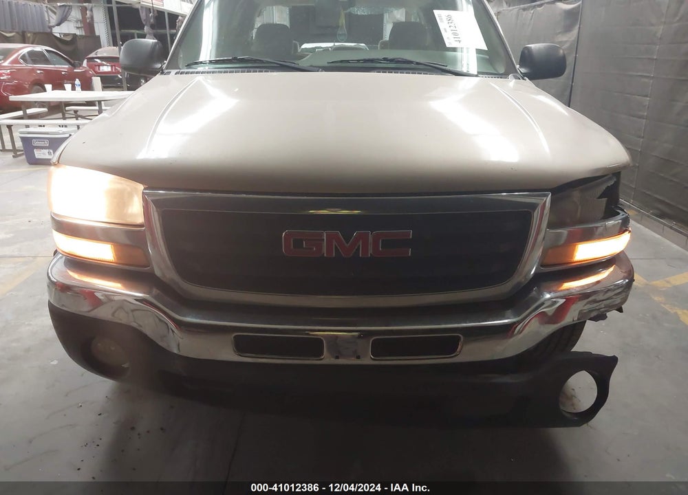 2005 GMC SIERRA 1500 SLE VIN: 2GTEC13T351216588