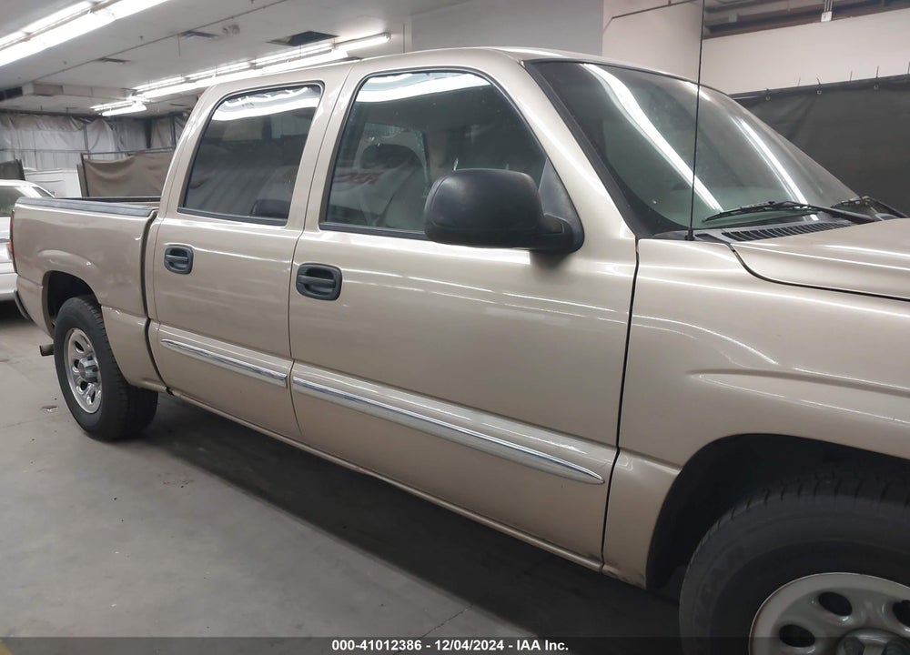 2005 GMC SIERRA 1500 SLE VIN: 2GTEC13T351216588