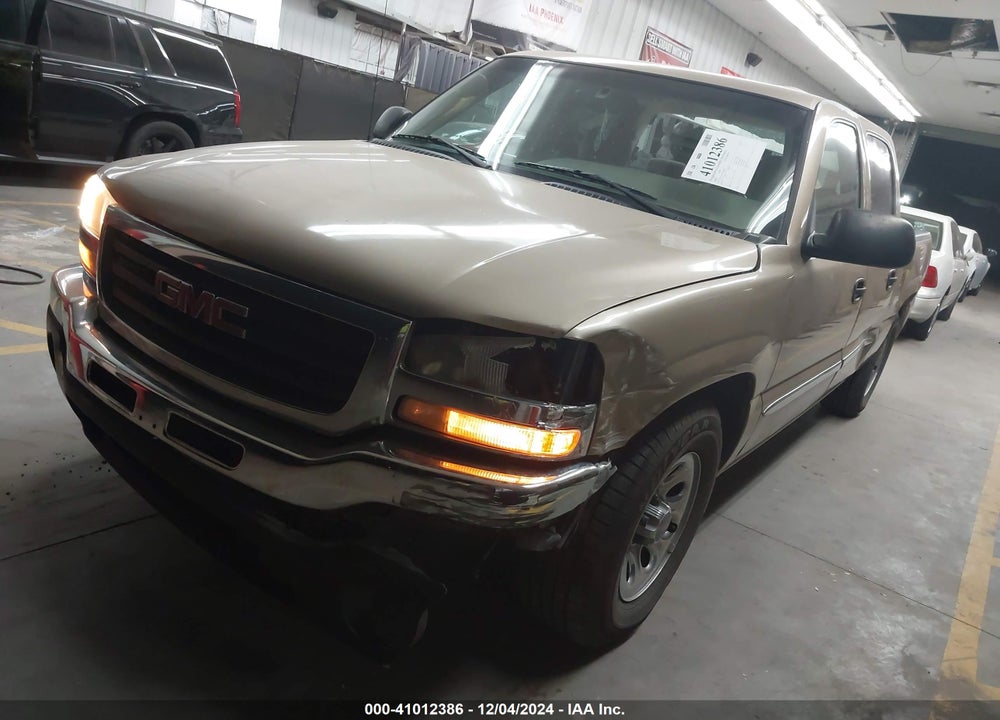 2005 GMC SIERRA 1500 SLE VIN: 2GTEC13T351216588