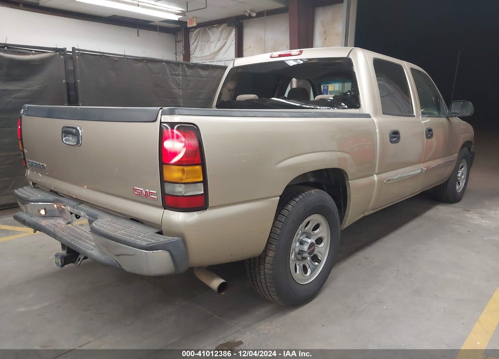 2005 GMC SIERRA 1500 SLE VIN: 2GTEC13T351216588