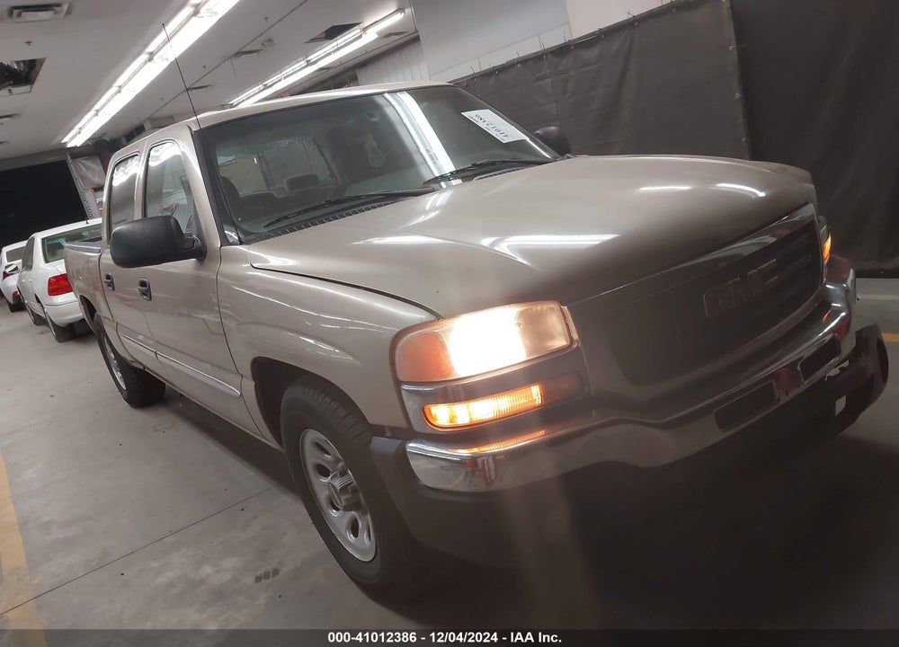 2005 GMC SIERRA 1500 SLE VIN: 2GTEC13T351216588