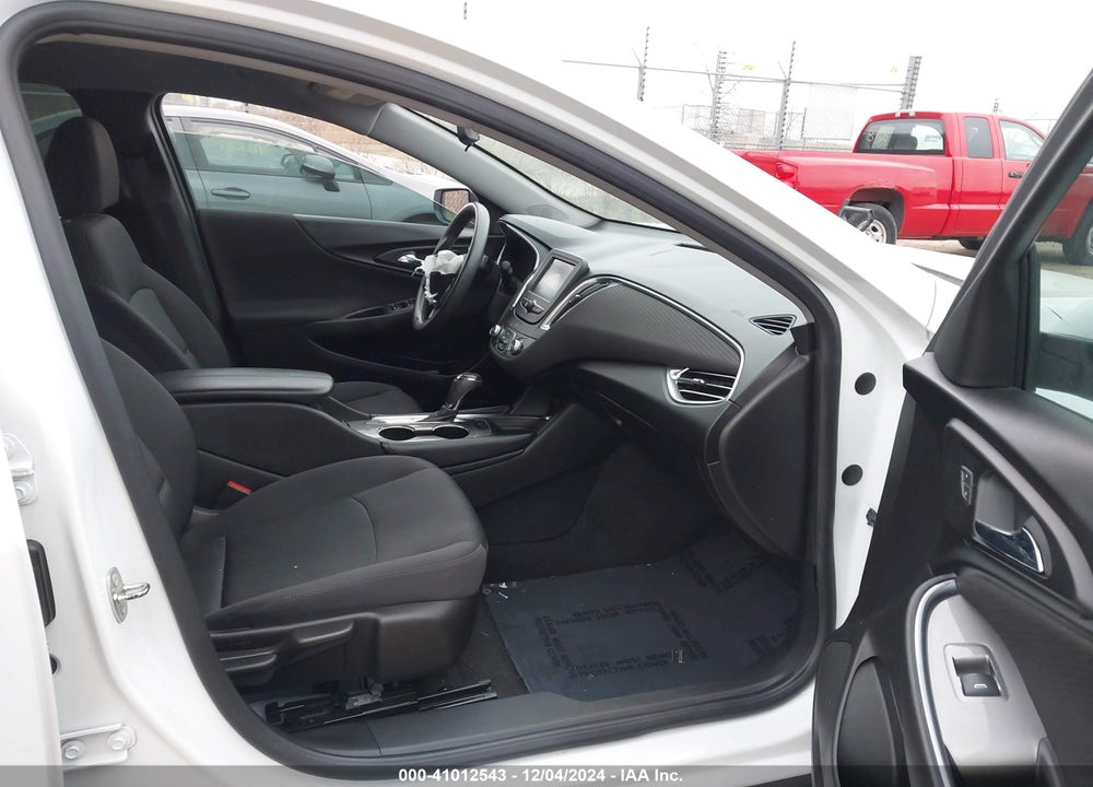 2018 CHEVROLET MALIBU LT VIN: 1G1ZD5ST6JF108677
