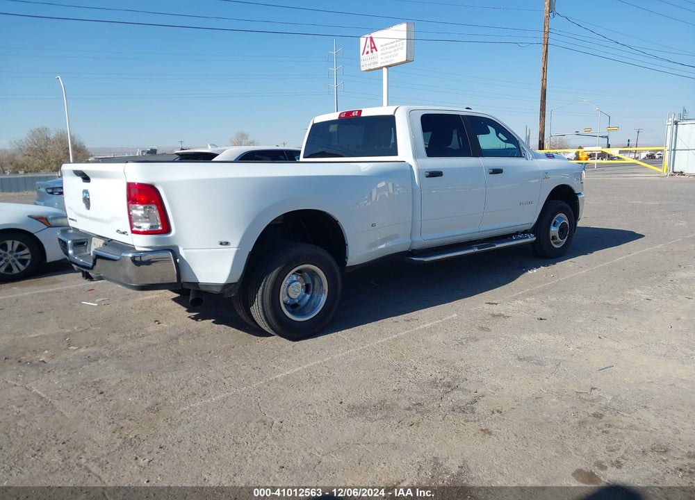 2023 RAM 3500 BIG HORN  4X4 8' BOX VIN: 3C63RRHL5PG604209