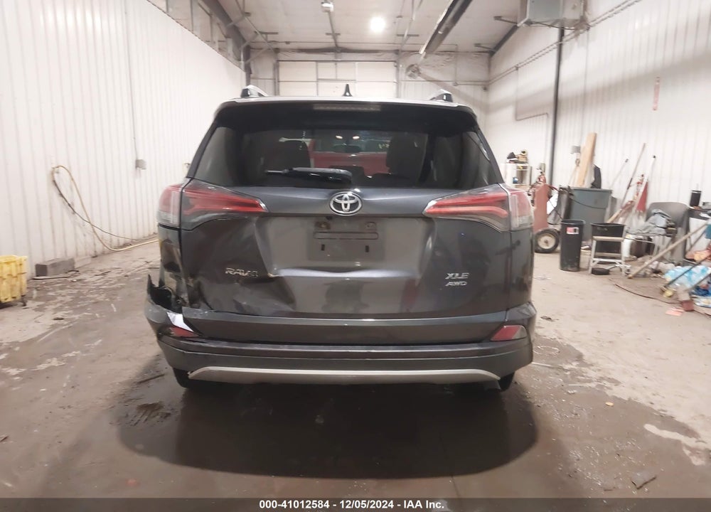 2016 TOYOTA RAV4 XLE VIN: 2T3RFREV3GW466428