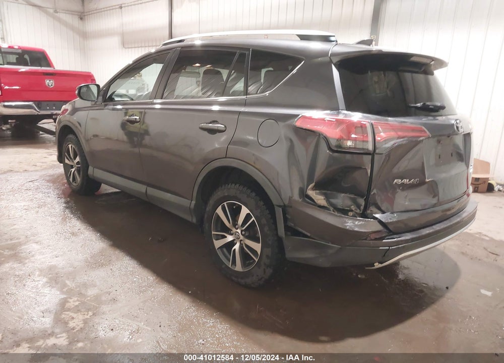 2016 TOYOTA RAV4 XLE VIN: 2T3RFREV3GW466428