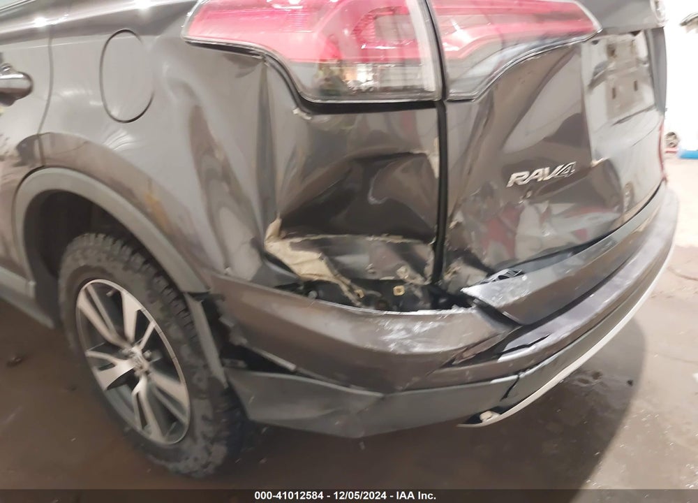 2016 TOYOTA RAV4 XLE VIN: 2T3RFREV3GW466428