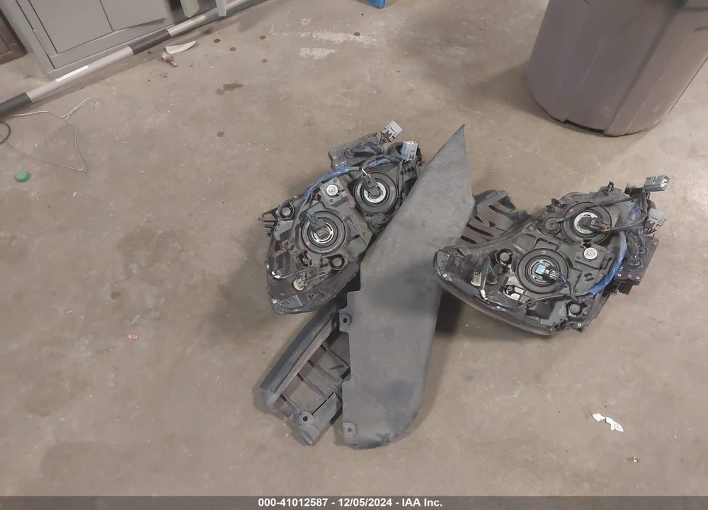 2017 SUBARU FORESTER 2.5I PREMIUM VIN: JF2SJAEC4HH481707