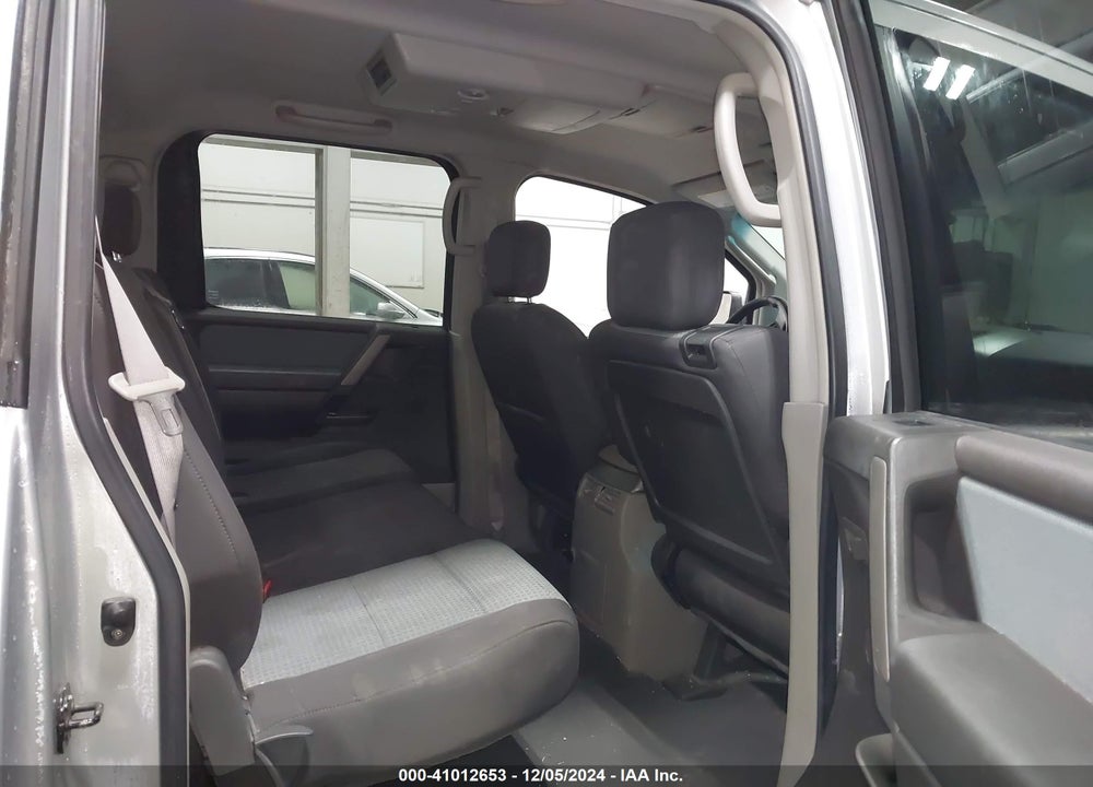 2004 NISSAN TITAN SE VIN: 1N6AA07B04N506037