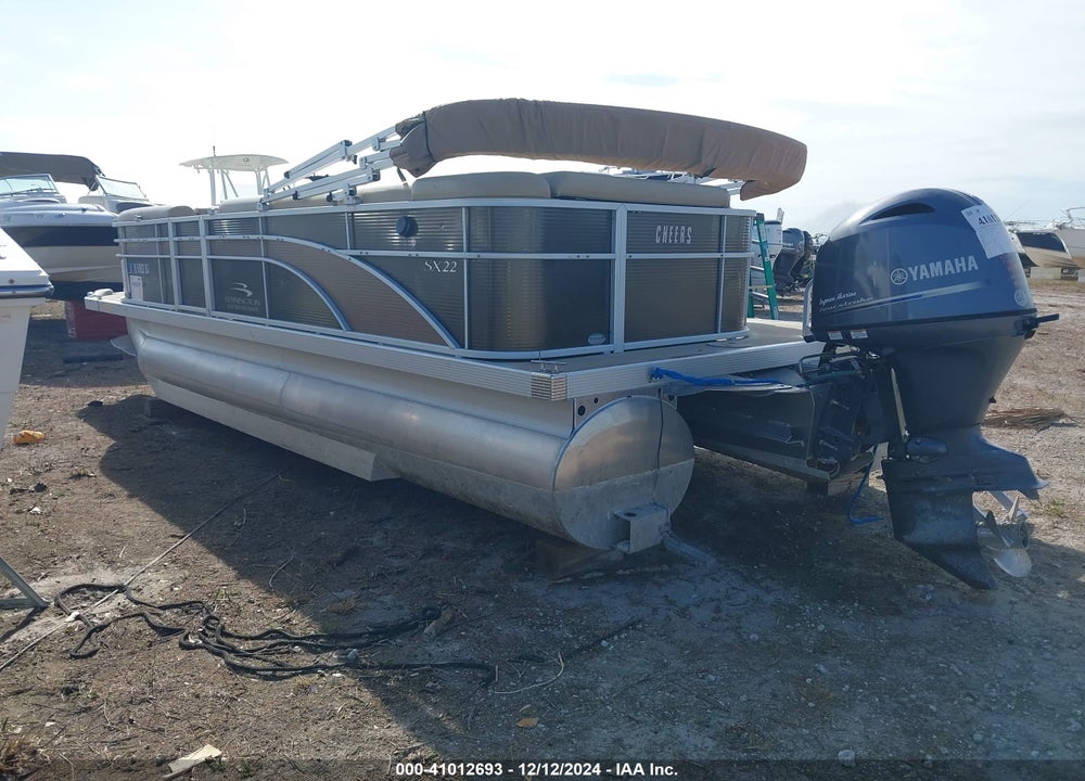 2017 BENNINGTON OTHER VIN: ETWE2396A717