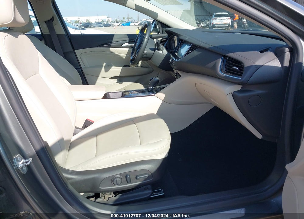 2019 BUICK REGAL TOURX AWD ESSENCE VIN: W04GV8SX5K1004531