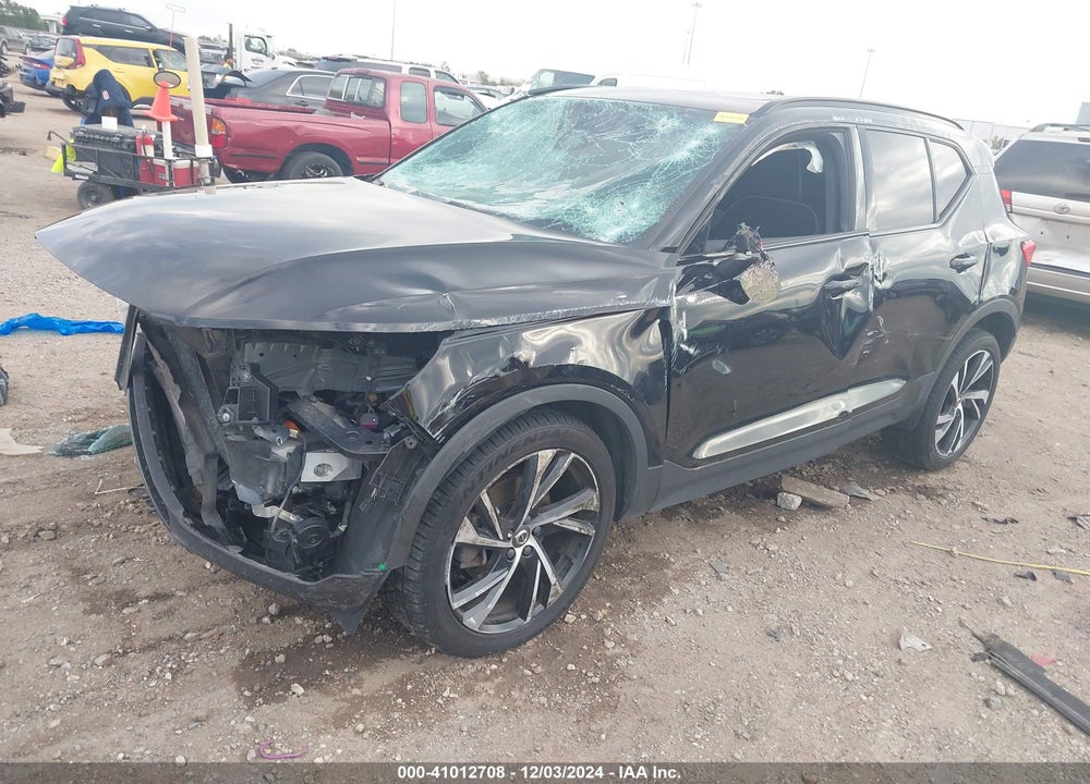 2021 VOLVO XC40 T5 R-DESIGN VIN: YV4162UM7M2526791