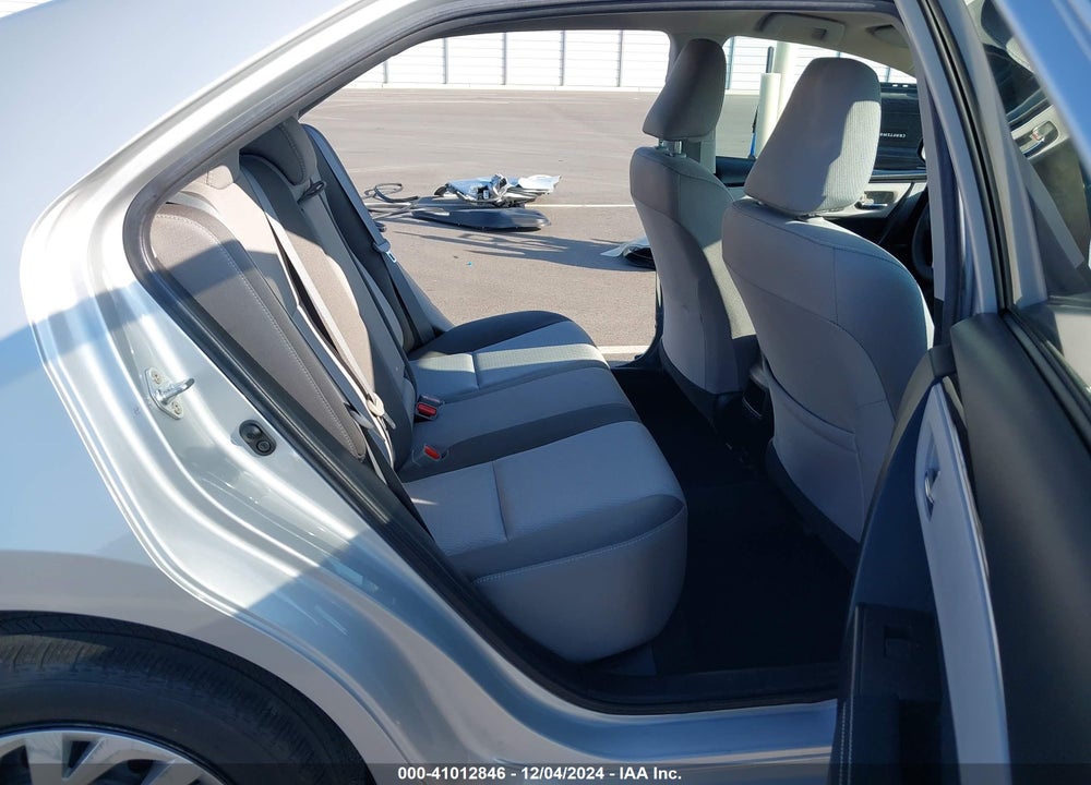 2018 TOYOTA COROLLA LE VIN: 2T1BURHE6JC083765