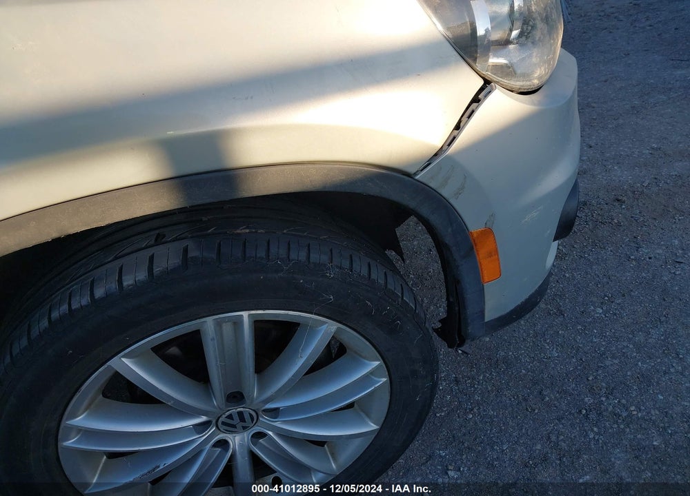 2014 VOLKSWAGEN TIGUAN SE VIN: WVGBV3AX5EW532092