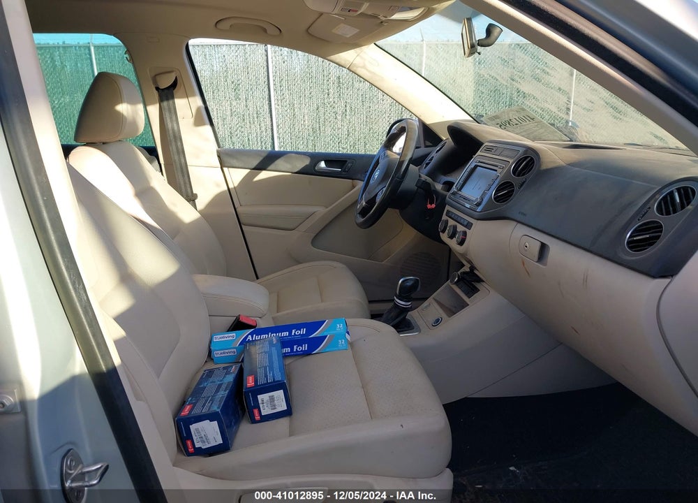 2014 VOLKSWAGEN TIGUAN SE VIN: WVGBV3AX5EW532092