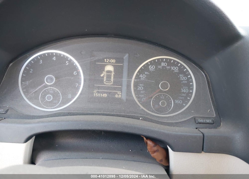 2014 VOLKSWAGEN TIGUAN SE VIN: WVGBV3AX5EW532092