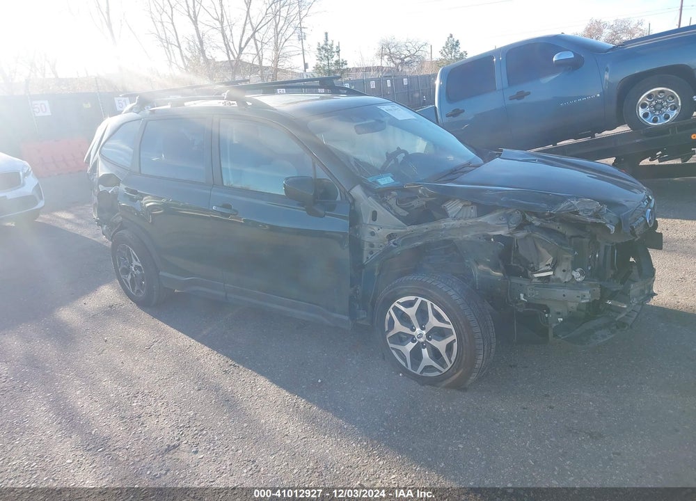 2022 SUBARU FORESTER PREMIUM VIN: JF2SKADC4NH441458