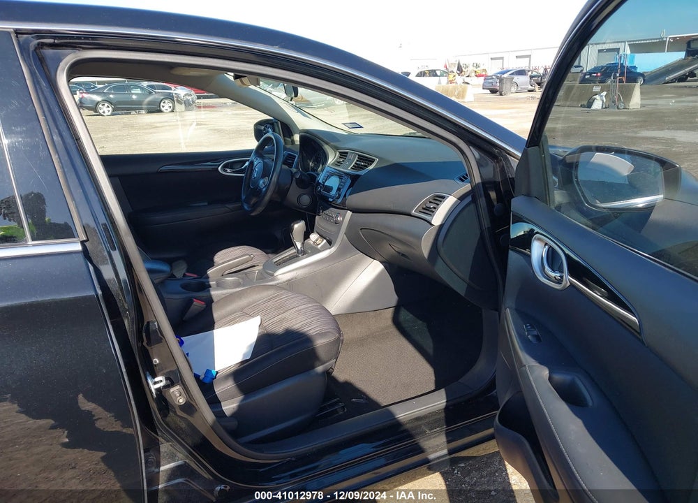 2017 NISSAN SENTRA SV VIN: 3N1AB7AP1HL640917