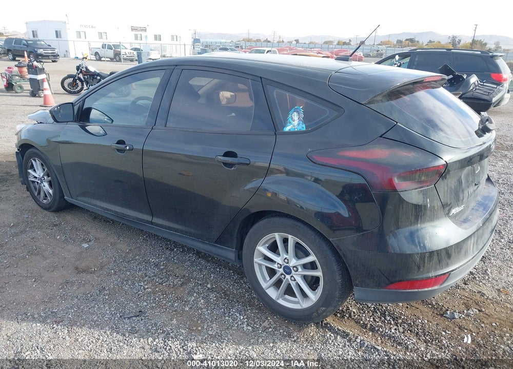 2015 FORD FOCUS SE VIN: 1FADP3K2XFL289088