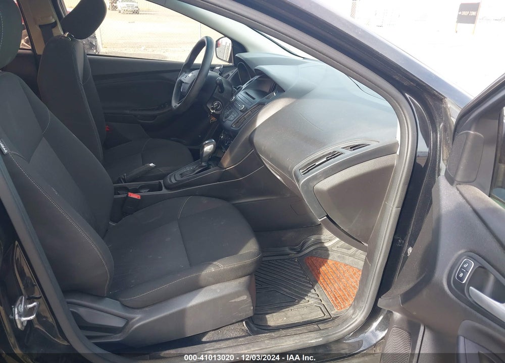 2015 FORD FOCUS SE VIN: 1FADP3K2XFL289088